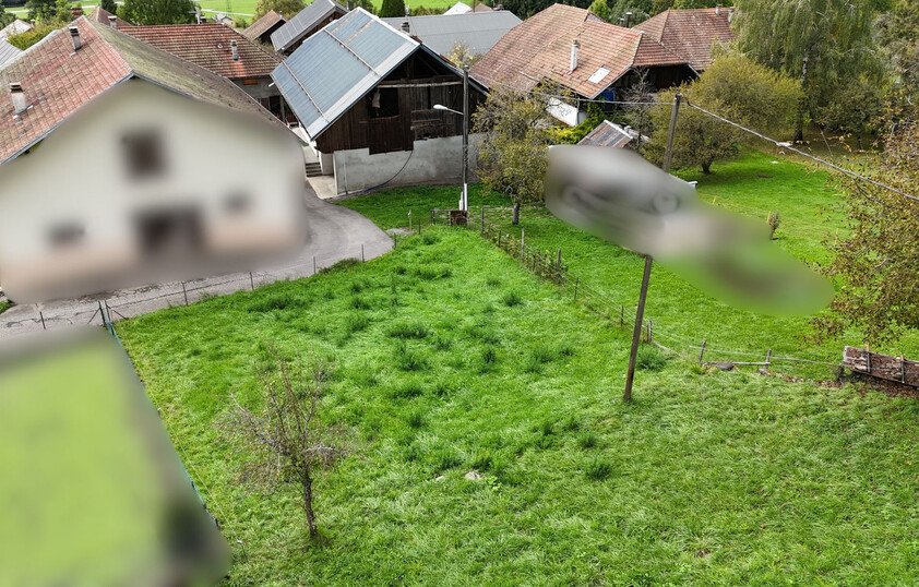 Maison à réhabiliter à Ugine   304 m2 avec caves, balcon et potentiel loft !