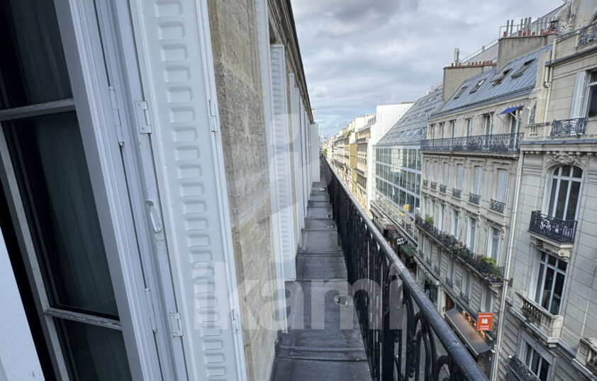 RARE À LA VENTE   APPARTEMENTS RUE WASHINGTON, PARIS 8e