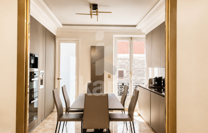 RARE À LA VENTE   APPARTEMENTS RUE WASHINGTON, PARIS 8e