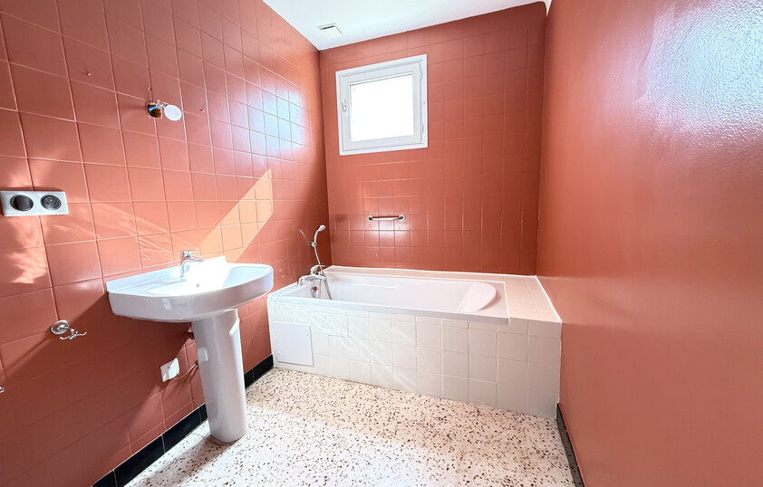 Maison avec dépendances à Châteauneuf de Galaure