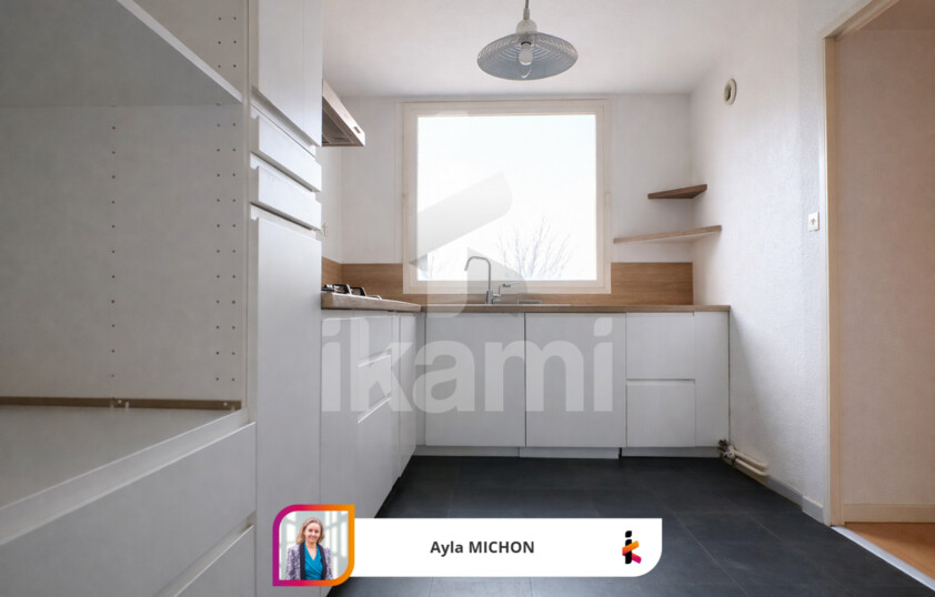 Appartement 5 pièces 104 m2 Grenoble    3 chambres, bureau, terrasse, garage -- 99 000 € HAI