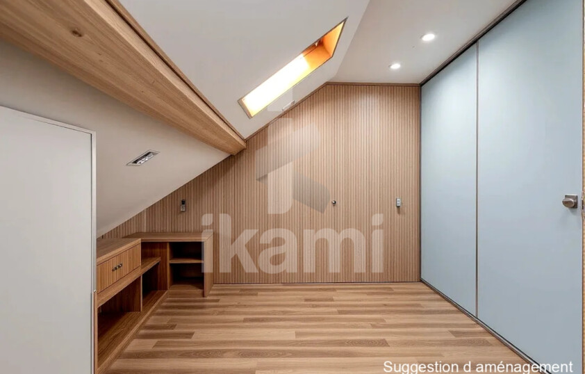 A Curgies, maison T8 de 159 m2 avec jardin, garage et dépendance