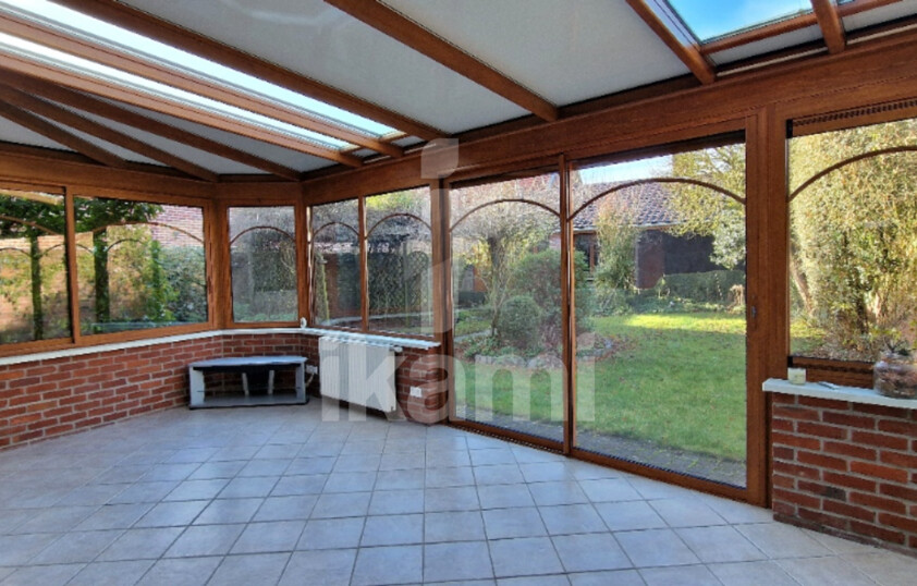 A Curgies, maison T8 de 159 m2 avec jardin, garage et dépendance