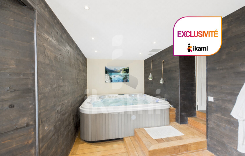 Exclusivité   Propriété de caractère 430 m2 : emplacement stratégique & visibilité axe Grenoble Lyon