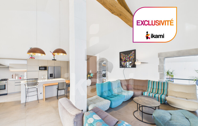 Exclusivité   Propriété de caractère 430 m2 : emplacement stratégique & visibilité axe Grenoble Lyon