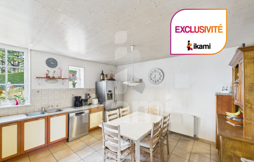 Exclusivité   Propriété de caractère 430 m2 : emplacement stratégique & visibilité axe Grenoble Lyon