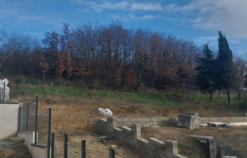 MAISON 125 m2 sur terrain de 590 m2 à CLERIEUX (26)