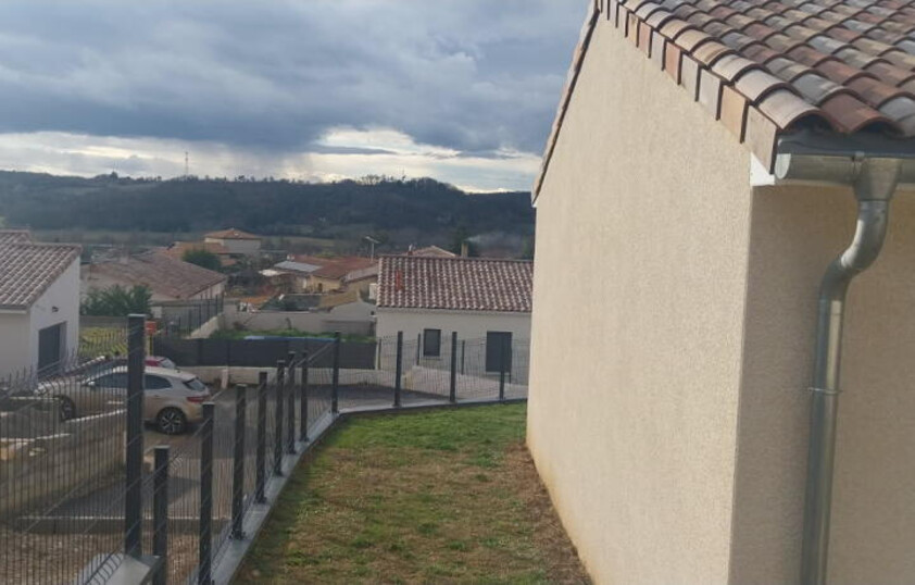 MAISON 125 m2 sur terrain de 590 m2 à CLERIEUX (26)