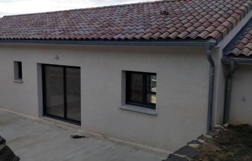 MAISON 125 m2 sur terrain de 590 m2 à CLERIEUX (26)