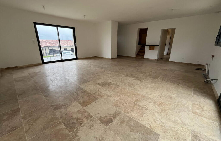 MAISON 125 m2 sur terrain de 590 m2 à CLERIEUX (26)