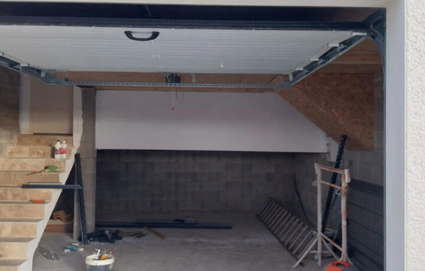 MAISON 125 m2 sur terrain de 590 m2 à CLERIEUX (26)