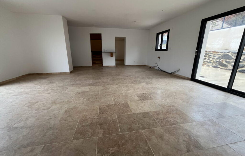 MAISON 125 m2 sur terrain de 590 m2 à CLERIEUX (26)