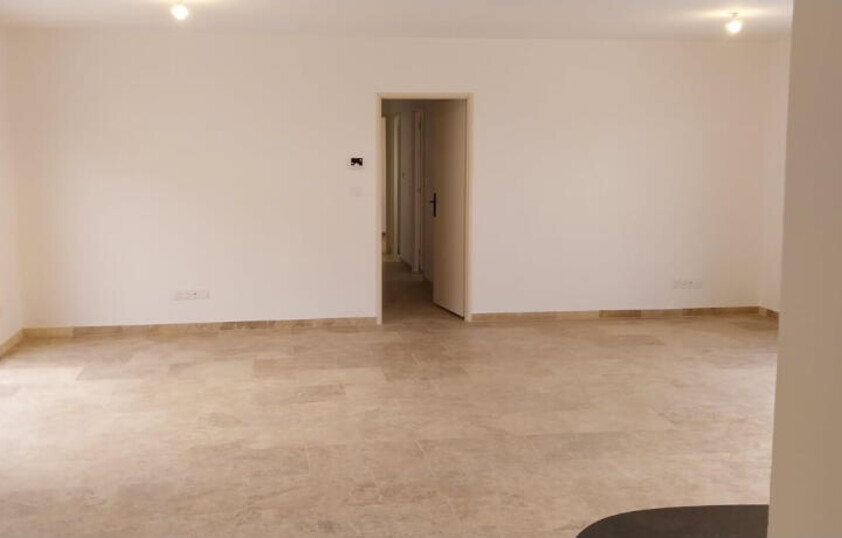 MAISON 125 m2 sur terrain de 590 m2 à CLERIEUX (26)