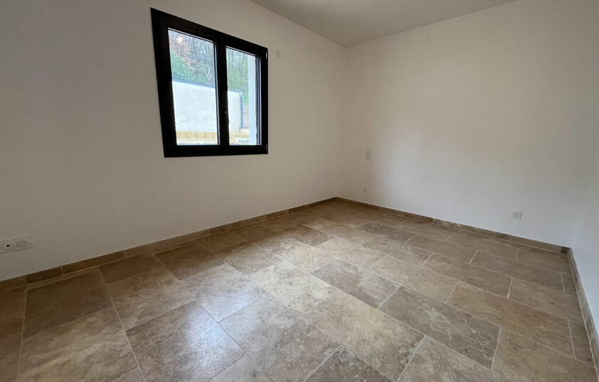 MAISON 125 m2 sur terrain de 590 m2 à CLERIEUX (26)