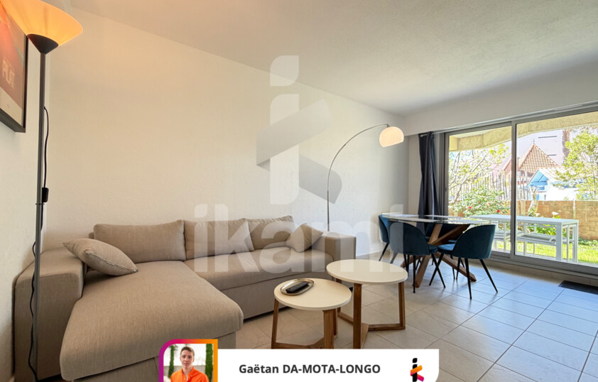 Appartement en rez-de-chaussée avec terrasse et joli jardin, proche port et plage