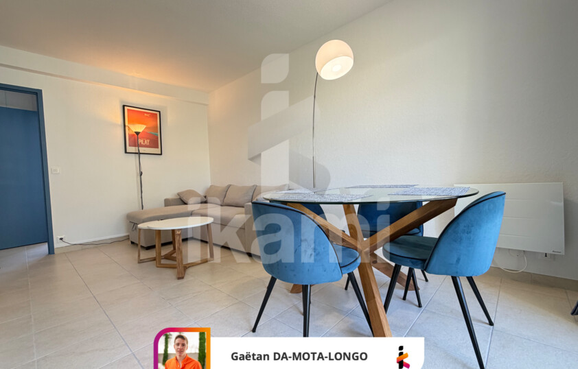 Appartement en rez-de-chaussée avec terrasse et joli jardin, proche port et plage