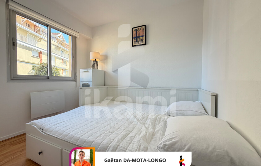 Appartement en rez-de-chaussée avec terrasse et joli jardin, proche port et plage