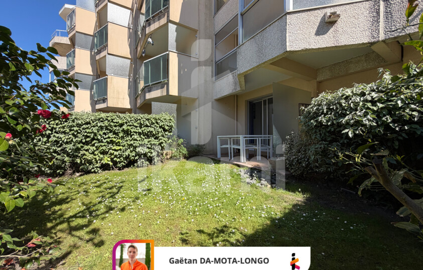 Appartement en rez-de-chaussée avec terrasse et joli jardin, proche port et plage