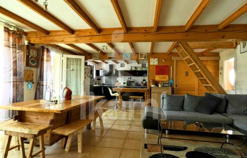 Maison 94 m2   5 chambres possibles   2 garages - Panneaux solaires