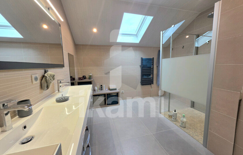 Maison contemporaine de 164 m2 avec piscine