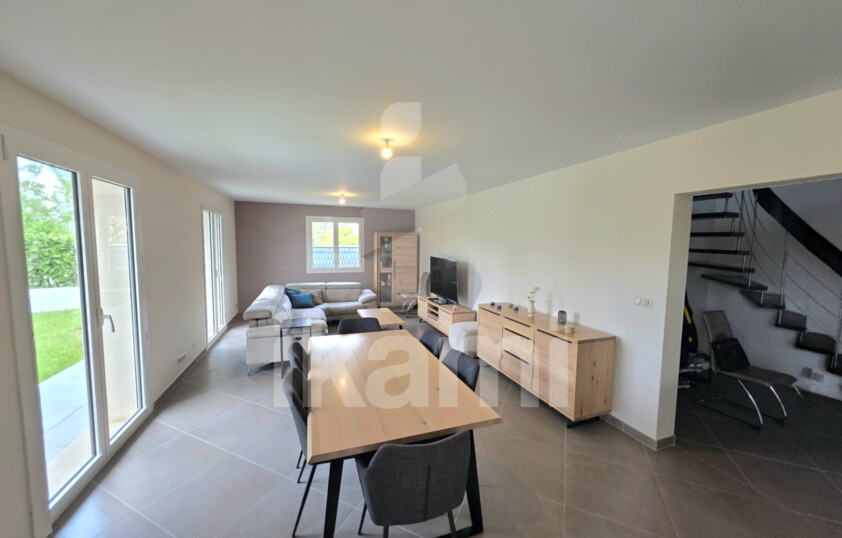 Maison contemporaine de 164 m2 avec piscine