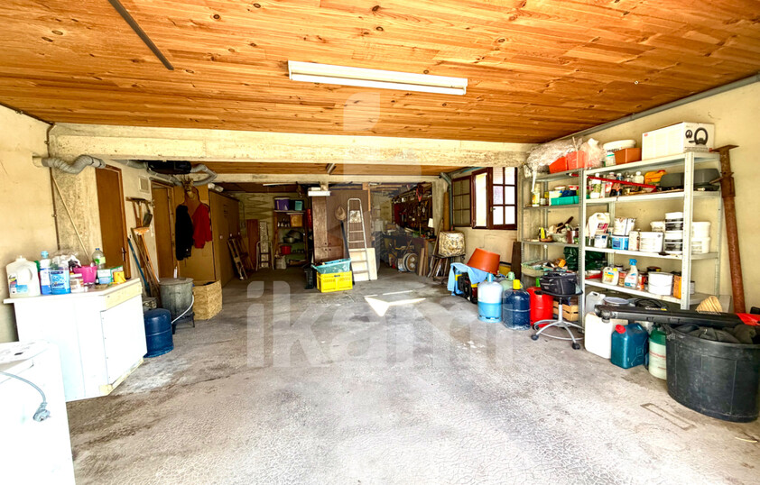 Lembras   Propriété de caractère avec parc arboré et multiples dépendances, à moins de dix minutes de Bergerac