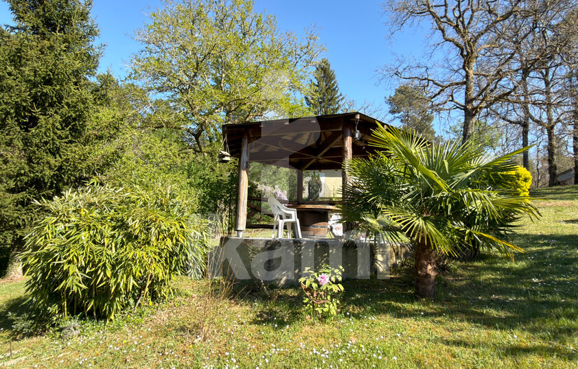 Lembras   Propriété de caractère avec parc arboré et multiples dépendances, à moins de dix minutes de Bergerac