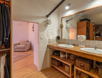 EXCLUSIVITE - Maison atypique de 187 m2 avec piscine