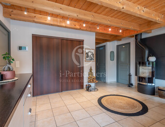 EXCLUSIVITE - Maison atypique de 187 m2 avec piscine