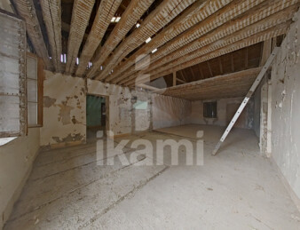 Maison à réhabiliter à Ugine   304 m2 avec caves, balcon et potentiel loft !