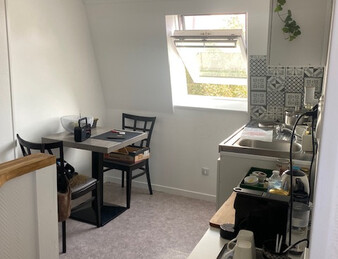 Immeuble mixte : habitations et commerce dans secteur recherché