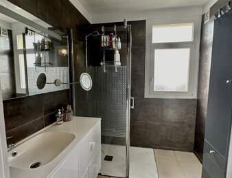 APPARTEMENT T3 TRAVERSANT AVEC BALCONS - SAINT MARCELLIN