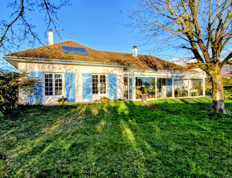 Saint Vérand, Maison plain-pied 130 m2 Terrain 1811m2