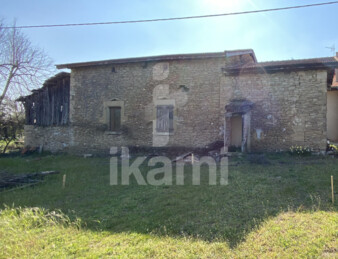 GENISSIEUX, Grange en pierre 80m2 avec un potentiel rénovation de 160 m2