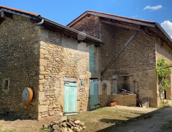 GENISSIEUX, Grange en pierre 80m2 avec un potentiel rénovation de 160 m2