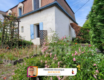 GRANDE MAISON DE VILLE PROCHE TOUTES COMMODITES