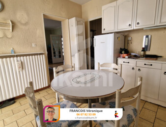 GRANDE MAISON DE VILLE PROCHE TOUTES COMMODITES