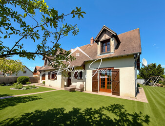 Maison 7 pièces de 180 m2 à St Clément (89100)