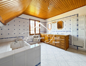 Maison 7 pièces de 180 m2 à St Clément (89100)