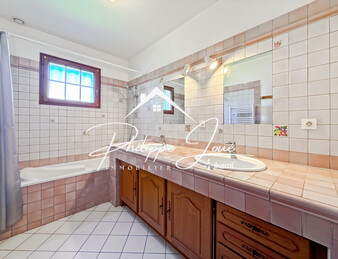 Maison 7 pièces de 180 m2 à St Clément (89100)