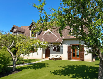 Maison 7 pièces de 180 m2 à St Clément (89100)