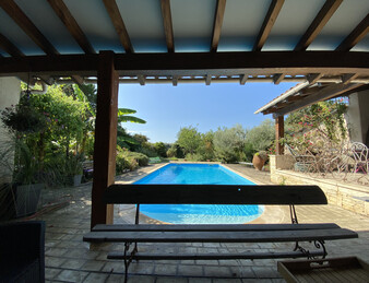 PORTES DE LA DROME PROVENCALE, LORIOL. FERME SUR PARC DE  3 582 M2 ET 284 M2 HAB. NB DEPENDANCES.