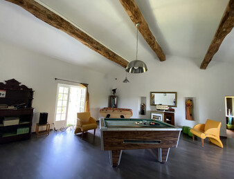 PORTES DE LA DROME PROVENCALE, LORIOL. FERME SUR PARC DE  3 582 M2 ET 284 M2 HAB. NB DEPENDANCES.