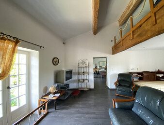 PORTES DE LA DROME PROVENCALE, LORIOL. FERME SUR PARC DE  3 582 M2 ET 284 M2 HAB. NB DEPENDANCES.