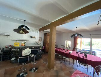PORTES DE LA DROME PROVENCALE, LORIOL. FERME SUR PARC DE  3 582 M2 ET 284 M2 HAB. NB DEPENDANCES.