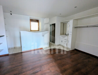 VIF Maison 230 m2 avec studio indépendant Terrain d'environ 3000 m2