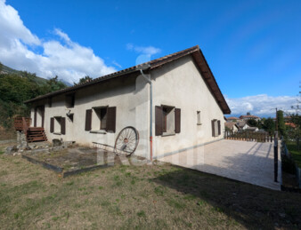 VIF Maison 230 m2 avec studio indépendant Terrain d'environ 3000 m2