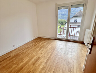 Magnifique T4 101 m2 en attique triple exposition Gilly sur Isère