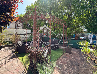 Maison 8 pièces de 240 m2 à Sens (89100)