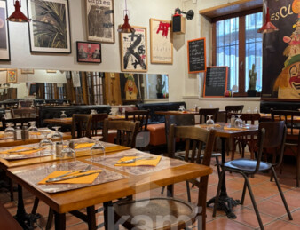 Murs    Restaurant réputé de 25 ans d’existence